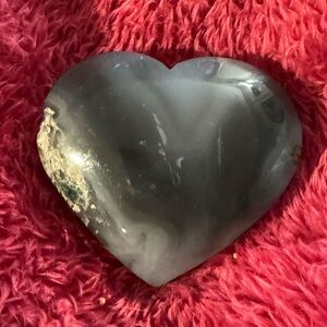 NWOT Orca Agate heart palm stone with druzy.